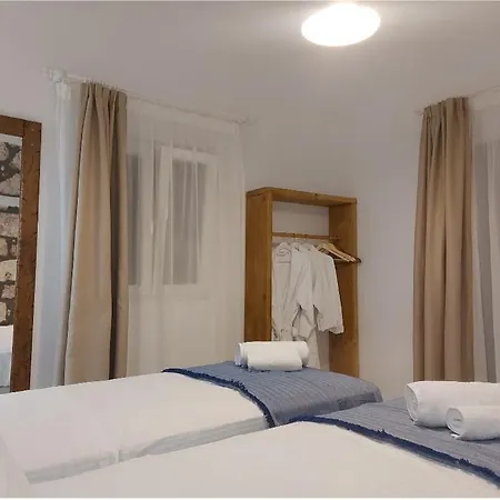 Doriana In Pelekouda Pollonia